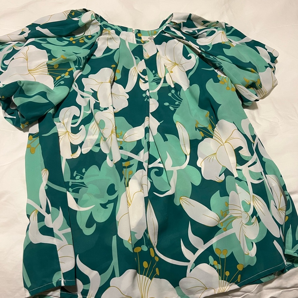 Entro Green Puff Sleeve Boxy Blouse